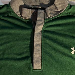 Mens Under Armour long sleeve warm top.  Size XL.  Never worn.  Banded collar